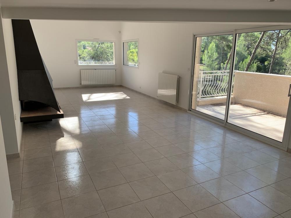 Saint Clément-de-Rivière : villa récente disponible de suite. Bail de 1 an