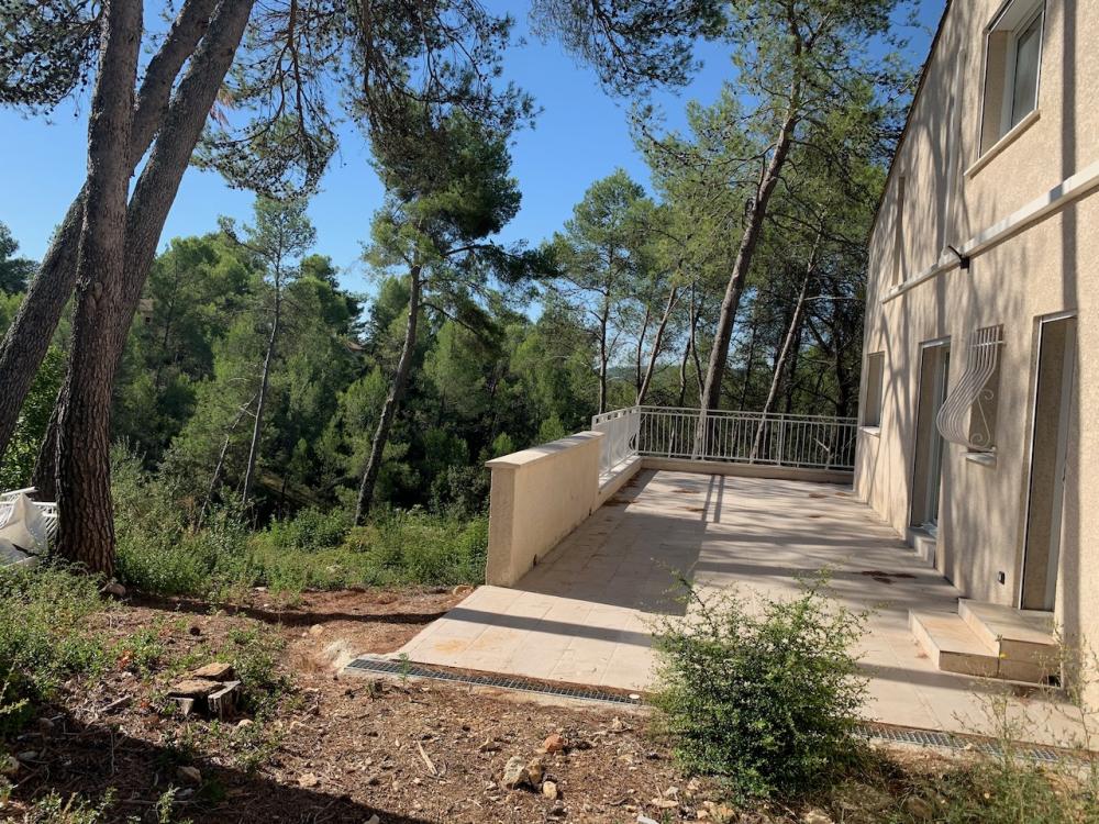 Saint Clément-de-Rivière : villa récente disponible de suite. Bail de 1 an