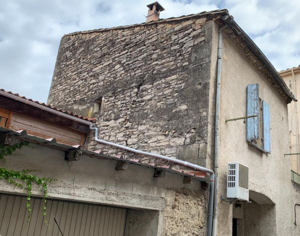 Lunel centre historique : maison de 5 pièces
