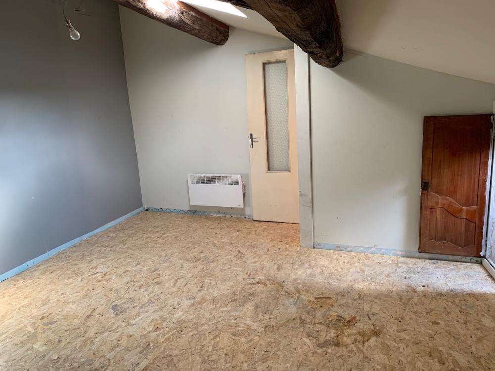 Lunel centre historique : maison de 5 pièces