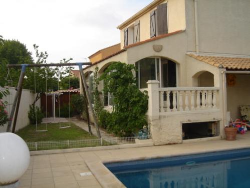 PRES DE MONTPELLIER, LAVERUNE: VILLA MEUBLEE AVEC PISCINE
