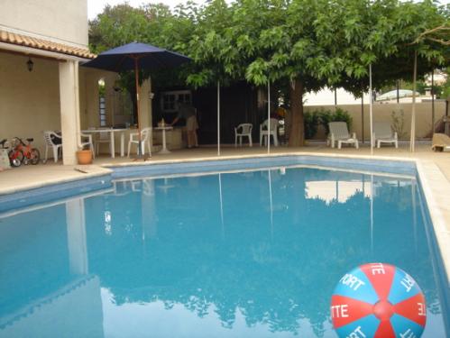 PRES DE MONTPELLIER, LAVERUNE: VILLA MEUBLEE AVEC PISCINE