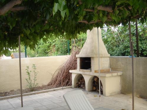 PRES DE MONTPELLIER, LAVERUNE: VILLA MEUBLEE AVEC PISCINE