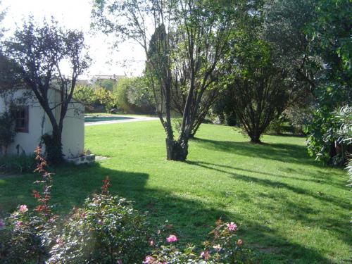 Gigean : maison de ma�tre de 1880 avec grand jardin