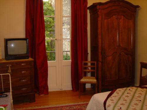 Gigean : maison de ma�tre de 1880 avec grand jardin