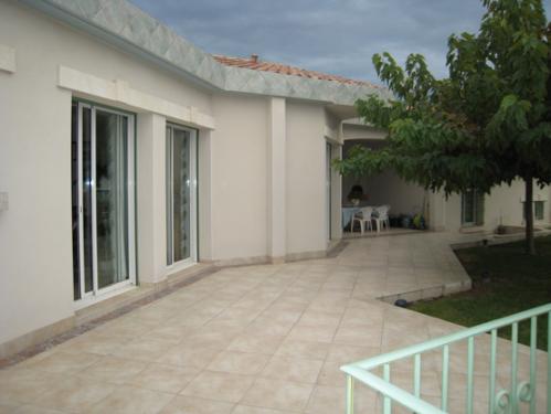 Vendargues : grande villa plain-pied, r�cente