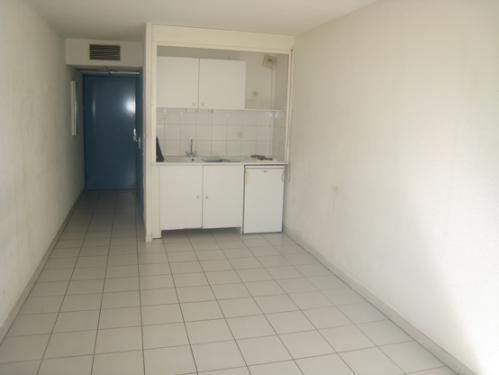 Montpellier centre (Gare) : studio dans r�sidence r�cente