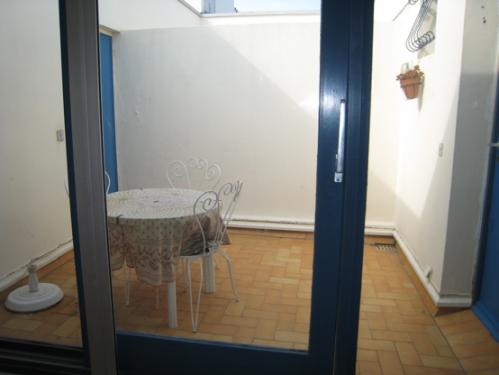 Carnon-Plage : beau studio vue port et mer, avec patio en dernier �tage