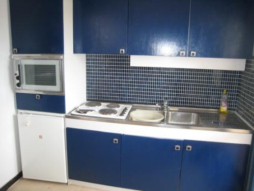 Carnon-Plage : beau studio vue port et mer, avec patio en dernier �tage