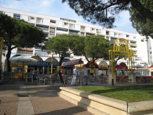 Carnon-Plage : beau studio vue port et mer, avec patio en dernier �tage