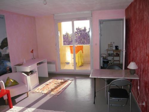 Montpellier ouest : T2 �tat neuf + piscine, parking