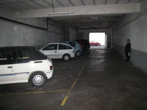 Montpellier Cl�menceau : 10 parking ferm�s, lou�s
