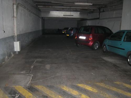 Montpellier Cl�menceau : 10 parking ferm�s, lou�s