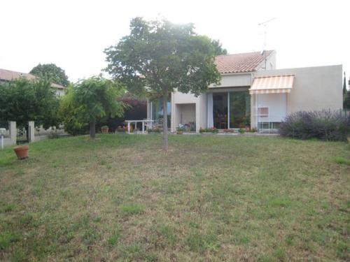 PIGNAN, � 8 km Ouest de Monbtpellier, belle villa � louer en saisonnier