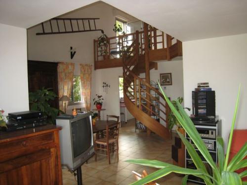 PIGNAN, � 8 km Ouest de Monbtpellier, belle villa � louer en saisonnier