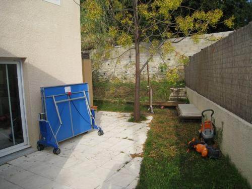 Montpeller Estanove pr�s �cole et coll�ge priv�s : maison de ville neuve