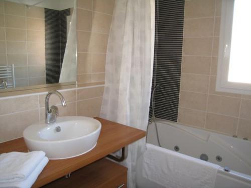 CASTRIES � 19 km de Montpellier, villas meubl�es � louer !