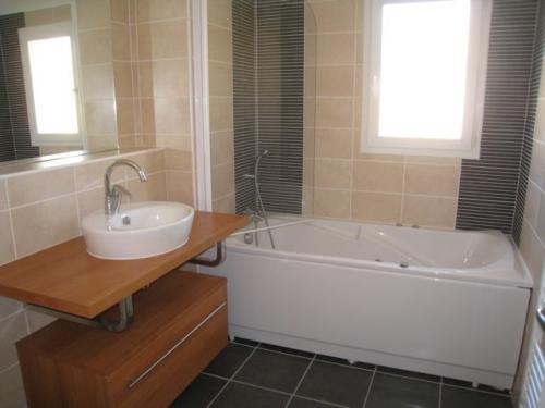 CASTRIES � 19 km de Montpellier, villas meubl�es � louer !