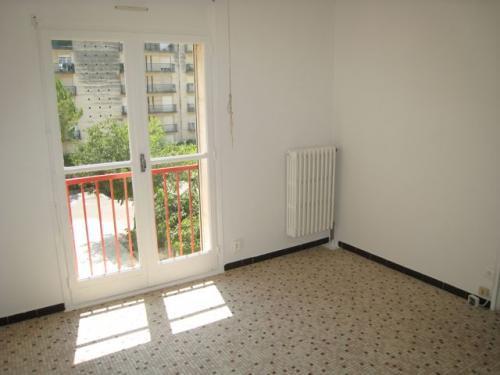 Montpellier Av. de Lod�ve : studio pour investir, devant tram 3