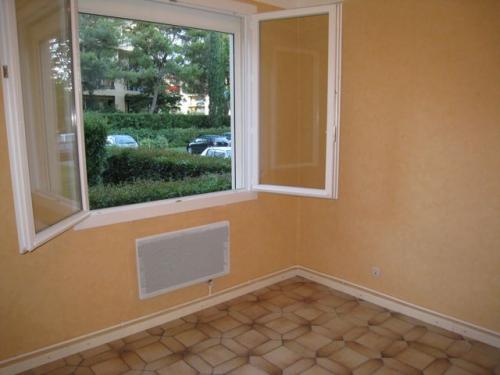 Montpellier Av. de Lod�ve : 3 pi�ces, proche tram 3 et tous commerces