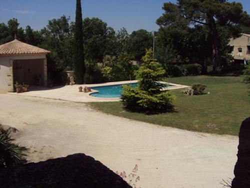 Fabr�gues : maison ancienne avec piscine, � louer � la semaine