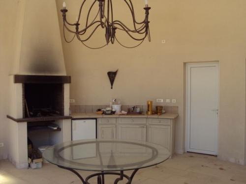 Fabr�gues : maison ancienne avec piscine, � louer � la semaine