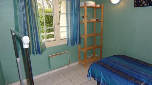 PRES DE MONTPELLIER, LAVERUNE: VILLA MEUBLEE AVEC PISCINE