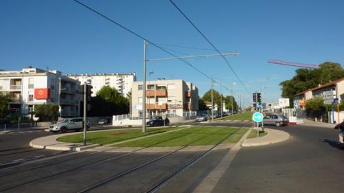 Montpellier - Castelnau : T2, pr�s tram 2 (arr�t de Gaulle)