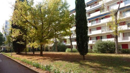 Montpellier ouest, pr�s tram 3 : FF5 en dernier �tage
