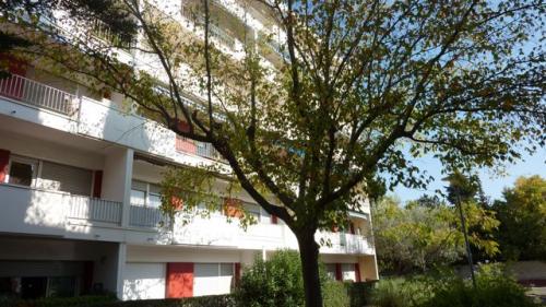 Montpellier ouest, pr�s tram 3 : FF5 en dernier �tage