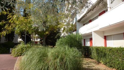 Montpellier ouest, pr�s tram 3 : FF5 en dernier �tage